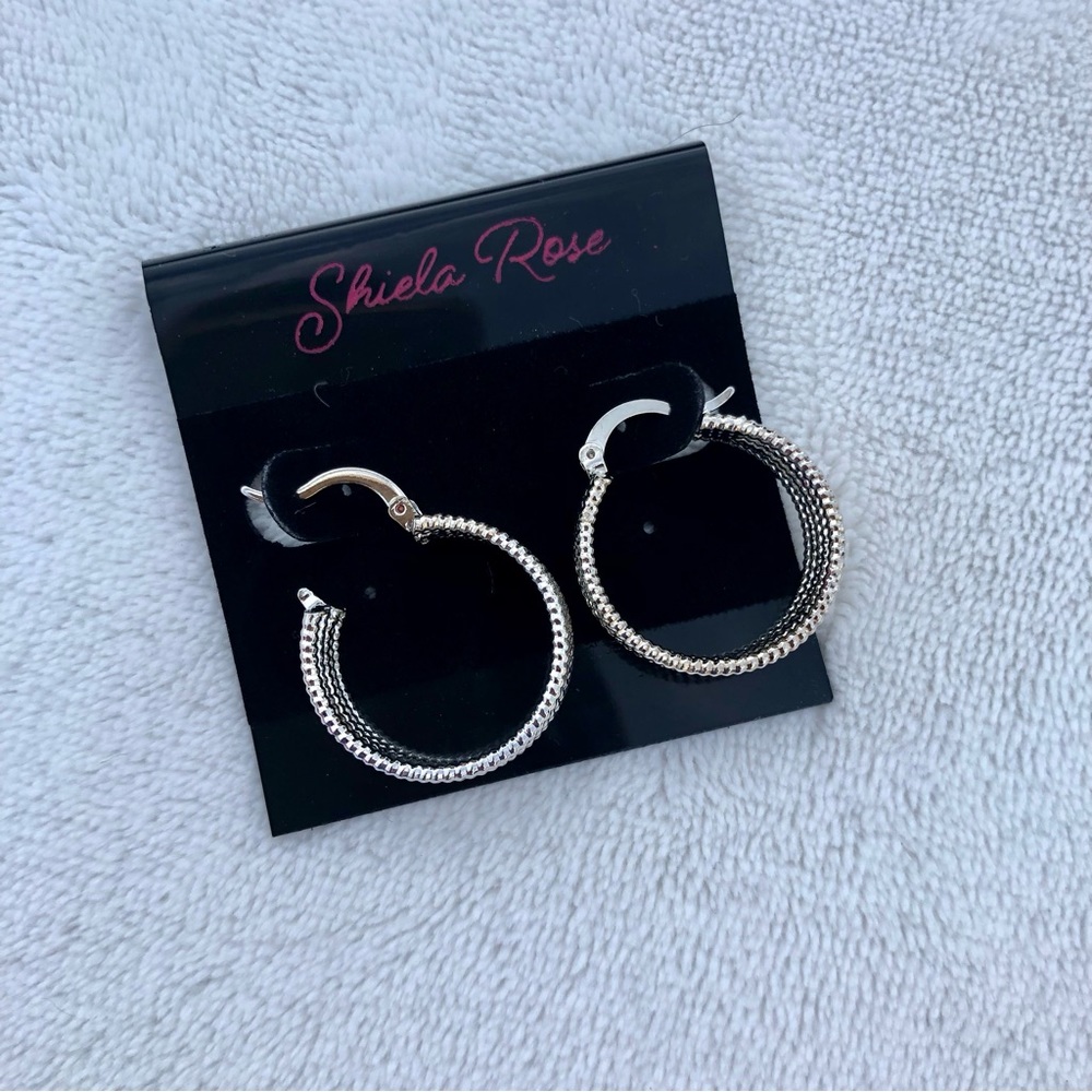Sheila Rose Paver Huggies Hoop Earrings Silver